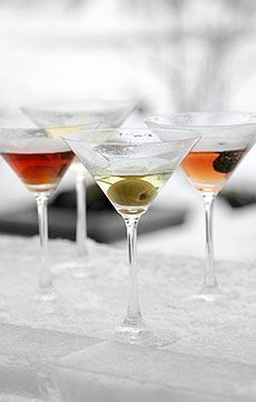 Icewine Cocktails Ice Wine Martini, Ice Wine Cocktails, Cocktails Classic, Wine Martini, Thanksgiving Cocktail, Martinis Drinks, Champagne Drinks, Christmas Cocktail Party, Fall Cocktail