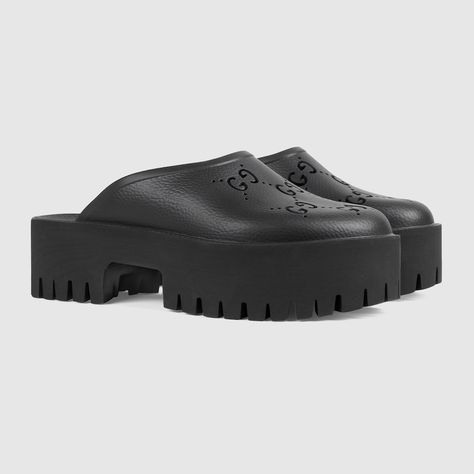 Gucci Platform Sandals, Women Platform Sandals, Slides For Women, Shoe Boxes, Rubber Sandals, Wearing Style, Beach Shoes, Gucci Black, Gucci Shoes