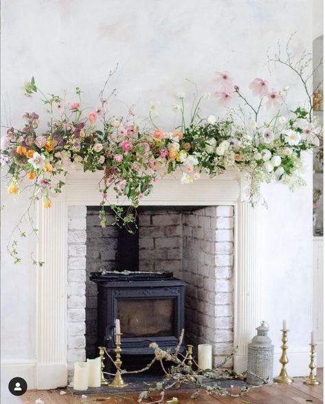 Mantel Floral Arrangements, Mantle Arrangements, Mantle Flowers, Mantel Flowers, Wedding Mantle, Wedding Fireplace, Spring Mantle, Deco Pastel, Fall Mantle