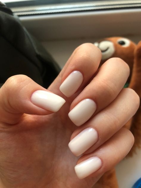 Nails Blanc Lait, Milk Bottle Nails, Oatmilk Nails, Milk Color Nails, Milk White Acrylic Nails, White Milk Nails, Crème Nails, Cream White Nails, Oat Milk Nails