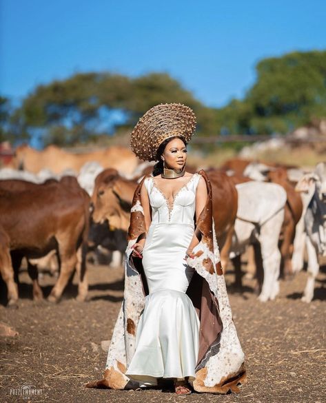 Mzilikazi wa Afrika on Twitter: "AFRIKA FASHION WEEK: All things bright and beautiful #CelebrateAfrika 2… " Zulu Traditional Wedding Dresses, Zulu Bride, Zulu Traditional Wedding, Zulu Wedding, Zulu Traditional Attire, African Bridal Dress, African Traditional Wear, African Traditional Wedding Dress, African Traditions