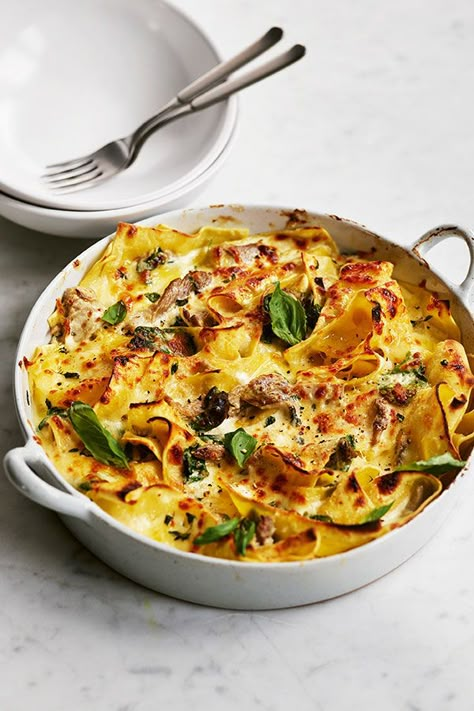 Gordon Ramsay's quick mushroom lasagne - YOU Magazine Mushroom Lasagne, Gordon Ramsay Recipe, Mushroom Varieties, Lasagne Recipes, Veggie Delight, Tasty Vegetarian Recipes, Gordon Ramsay, Vegetarian Recipes Dinner, Veggie Dishes