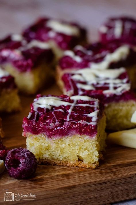 Chocolate And Raspberry Cake, Chocolate Traybake, Traybake Cake, Raspberry And White Chocolate, Chocolate And Raspberry, Tray Bake Recipes, White Cake Recipe, Tray Bake, Bake Cake