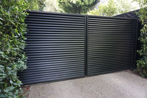 Privacy Gates, Modern Gated Driveway Entrance, Metal Gates Entrance, Driveway Gates Metal, Metal Front Gate Entrance Driveway, Driveway Gate Ideas, Full Privacy Driveway Gate, Automated Gates Driveways, Aluminum Driveway Gates