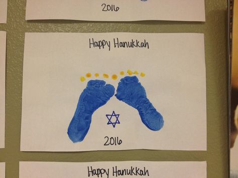 Infant footprint craft for Hanukkah I put together, it's a cute idea! Hannukah Crafts, Baby Christmas Crafts, Idea Craft, Hanukkah Art, Jewish Crafts, Footprint Craft, Hanukkah Crafts, Baby Print Art, December Crafts