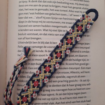 Complex Bracelet Patterns, One Color Friendship Bracelet, Plaid Friendship Bracelet Pattern, Advanced Bracelet Patterns, Winter Friendship Bracelets, Matching Bracelet Patterns, Cute Friendship Bracelet Patterns, Knotted Bracelet Patterns, Cool Bracelet Patterns