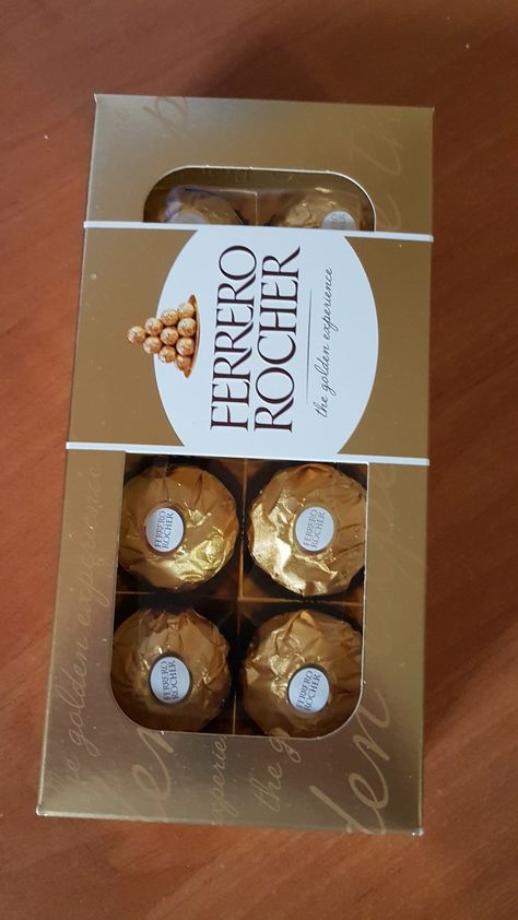 Ferror Rocher Chocolate, Forero Rocher, Ferrero Rocher Aesthetic, Chocolate Ferrero Rocher, Chocolates Ferrero, Chocolate Board, Ferrero Rocher Chocolate, Themes For Mobile, Ferrero Rocher Chocolates