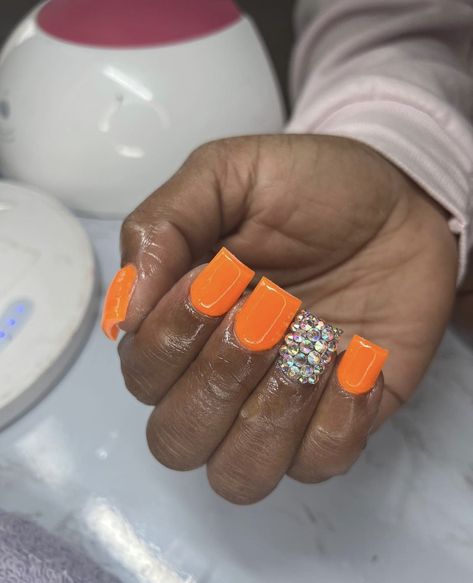 Short Orange Acrylic Nails, Nails Short Orange, Ginger Nails, White Short Nails, Orange Acrylic Nails, Orange Nail Designs, Girly Acrylic, Nail Time, Dip Nails