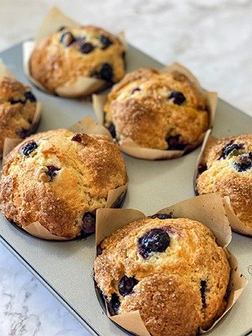 Bakery Style Blueberry Muffins Raspberry Chocolate Chip Muffins, Bakery Style Blueberry Muffins, Raspberry Chocolate Chip, Apple Pie Cookies, Giant Chocolate Chip Cookie, Chocolate Muffin Recipe, Cookie Crisp, Bakery Style Muffins, Pie Cookies