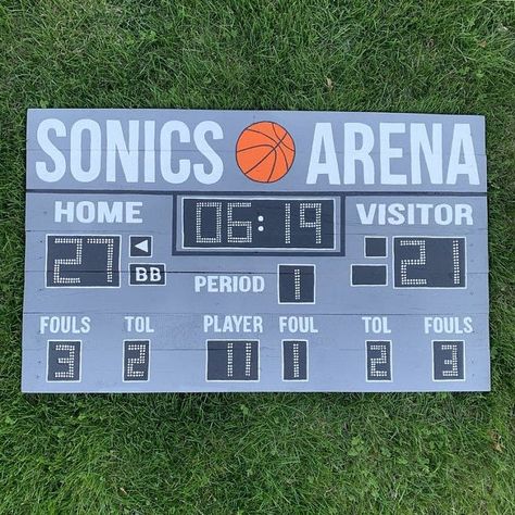 Diy Basketball Scoreboard, Football Scoreboard, Best Man Caves, Customized Basketball, Diy Basketball, Baseball Scoreboard, Man Cave Bedroom, Basketball Scoreboard, Basketball Room