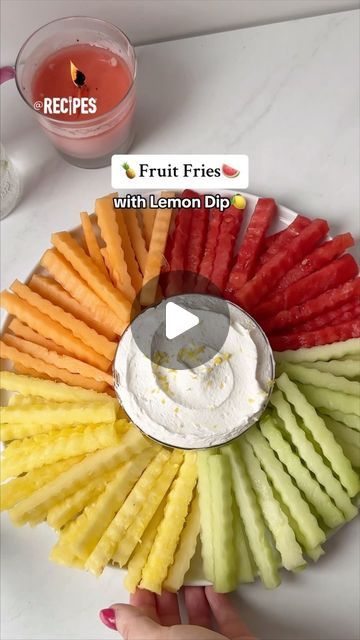 Lemon Dip, Fruit Sticks, Fruit Appetizers, Fruit Creations, Fruit Platter Designs, Fruit Party, Salad Toppings, Charcuterie And Cheese Board, Watermelon Fruit