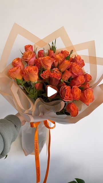 Tatevik Baharyan on Instagram: "Super simple and very pretty wrapping technique, for medium to big bouquets! 💐 

#flowerwrapping" Wrapped Flower Bouquet, Long Stem Bouquet, Wrapping Flowers, Big Bouquet, Bouquets Diy, Large Bouquet, Bouquet Wrap, How To Wrap Flowers, October 21