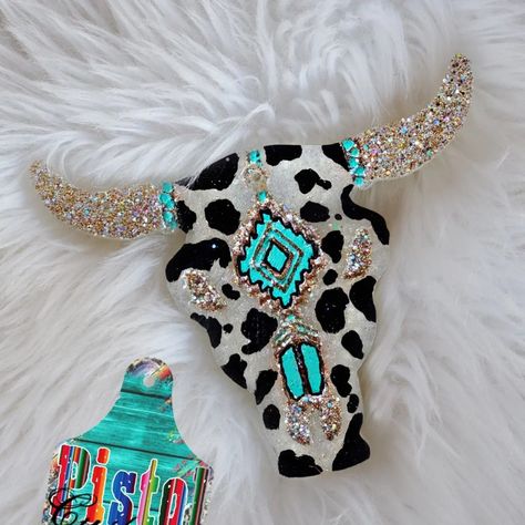 Country Car Freshies, Cow Air Freshener, Cute Freshie Ideas, Bull Freshie Ideas, Punchy Car Accessories, Cow Tag Freshie Ideas, How To Decorate Car Freshies, Cow Car Freshies, Cow Skull Freshie