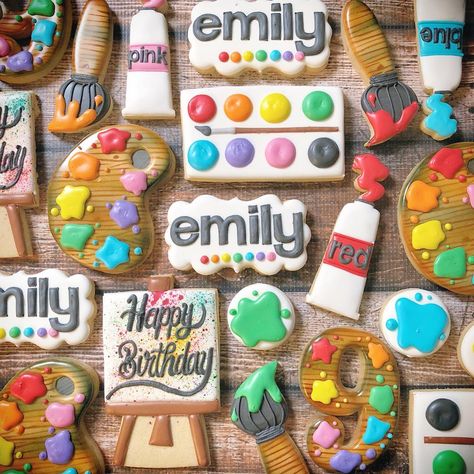 5,266 Likes, 90 Comments - sarah gutman (@sarahscookiejar) on Instagram: “Let’s create and celebrate! . . . . . . .#decoratedcookies #customcookies #royalicing #cookies…” Artist Cookies Decorated, Artist Cookies, Art Party Cakes, Artist Cake, Painting Birthday Party, Artist Birthday, Party Cookies, Avenger Birthday Party, Paint Cookies