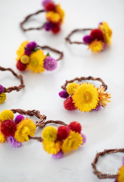 DIY Dried Flower Napkin Rings #napkin #napkinring #diy #handmade #entertaining #tablescape #tablesetting #driedflowers #flowers Flower Napkin Rings, And Dresses, Dried Flower, Easy Projects, Diy Handmade, Napkin Rings, Tablescapes, Dried Flowers, Wild Flowers