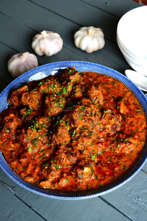 Indian Meatballs, Try It Tuesday, Indian Chicken Recipes, Meatball Recipes Easy, Tandoori Masala, Mutton Recipes, Egg Curry, India Food, Minced Meat