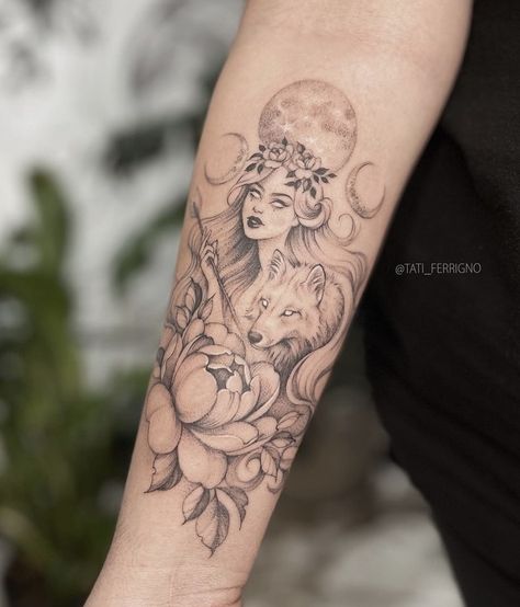 Wolf Goddess Tattoo, Crone Tattoo, Hekate Tattoo, Mt Tattoo, Half Sleeve Tattoo Stencils, Medusa Tattoo Design, Yoga Tattoos, Astrology Tattoo, Wolf Tattoo Sleeve