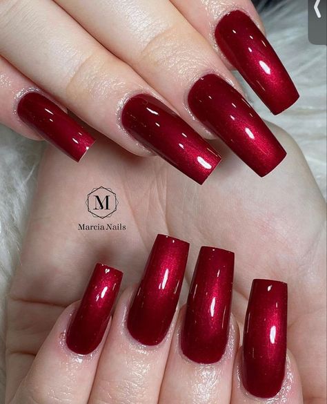 Red And Matalic Nails, Cute Red Nails Acrylic Coffin Short, Red Color Nail Designs, Red Polish Nails, Pretty Red Nails Design, Classy Nails Red, Nail Art On Red Nails, Red Nails Ideas Glitter, Red Glitter Nails Acrylic