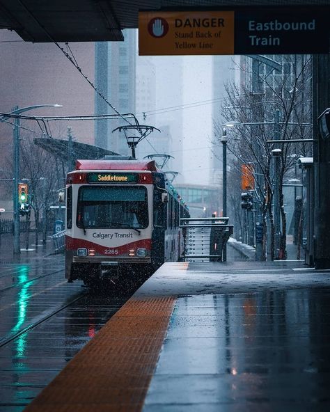 YYC GUIDE | Calgary on Instagram: “You can feel the cold in this photo 🌨️❄️ . . . 📸 = @henryy._.d . . . . . . #yycguide #wakeupyyc #calgary #calgaryalberta #calgarybuzz…” University Of Calgary Aesthetic, Calgary Alberta Canada, Tale As Old As Time, Calgary Alberta, Human Poses, Alberta Canada, Calgary, Street Photography, Phone Wallpaper