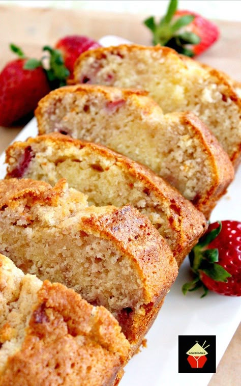 Pound Cake From Scratch, Strawberry Pound Cake, Cake From Scratch, Strawberry Bread, Coffee Mate, Pound Cake With Strawberries, Coffee Cake Recipes, S'mores, Köstliche Desserts