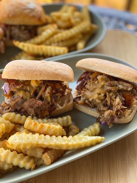 Pull Pork Sandwich Recipes, Pork Aesthetic, Pork Sandwiches Sliced, Pulled Pork Aesthetic, Shredded Pork Sandwiches, Gluten Free Ciabatta, Shredded Bbq Pork Sandwiches, Ranch Fries, Pull Pork