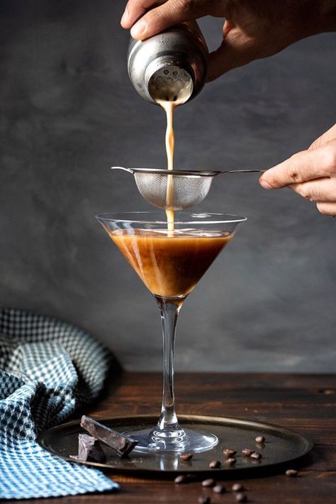 Learn all the secrets to make the best, frothy espresso martini at home. This is a delicious coffee flavored cocktail you can enjoy after dinner or during brunch. #espresso #martini #recipe #basic #coffee #ingredients #drinks #cocktail #original #vegan Moody Mixologist, After Dinner Cocktails, Espresso Martini Recipe, Espresso At Home, Cocktail Ideas, Cocktail Serving, Liquid Courage, Espresso Bar, Chocolate Espresso