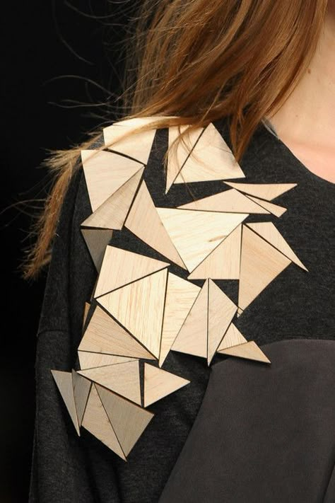 Architectural Clothes, Origami Geometric Shapes, Wearable Architecture, Architectural Fashion, Geometry Triangles, Origami Architecture, Origami Fashion, Sculptural Fashion, Geometric Fashion