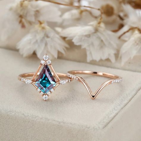 Sapphire engagement ring set