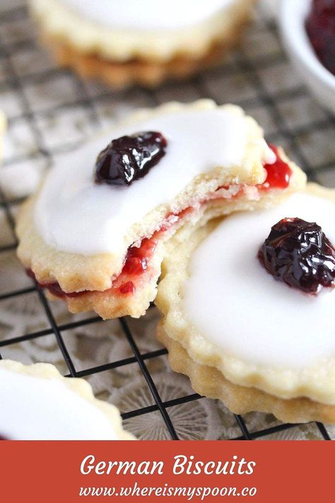 Amazing Empire biscuits, aka German biscuits, filled with raspberry jam, iced and topped with cherries. #whereismyspoon #empirebiscuits #germanbiscuits #imperialcookies #empirecookies #scottishcookies #raspberryjamcookies #biscuits #raspberryjambiscuits Empire Biscuit Recipe, Empire Biscuits, German Biscuits, Sticky Pudding, Empire Cookie, Biscuit Sandwich, Iced Biscuits, Jam Cookies, Banoffee Pie