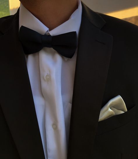 Bow Tie Aesthetic Men, College Boy Aesthetic, Suit And Tie Aesthetic, Black Tie Aesthetic, Black Suit Black Tie, Chuck Bass Aesthetic, Tie Outfits Men, Marriage Aesthetic, Christian Harper