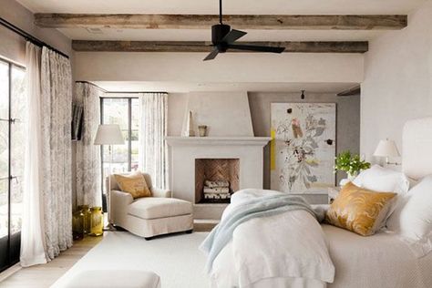 55 Spectacular and cozy bedroom fireplaces Beams Bedroom, Rustic Beams, Soothing Bedroom, Bedroom Fireplace, Romantic Bedroom, Dreamy Bedrooms, Cozy Fireplace, Awesome Bedrooms, Beautiful Bedrooms