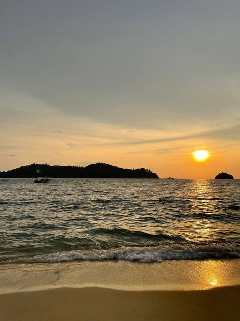 Pangkor Island, Beach Island, I Want To Travel, Solomon Islands, Sunset Beach, Beach Sunset, Travel, Quick Saves