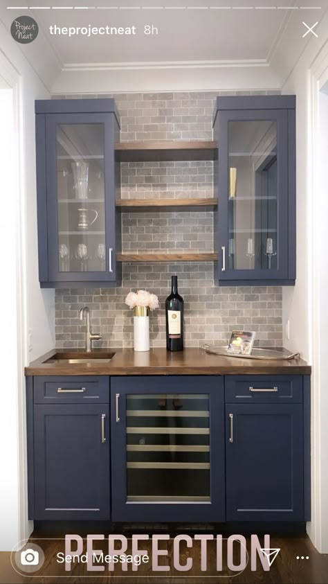 Reno Tips, Wet Bar Designs, Kitchen Wet Bar, Wet Bar Ideas, Bar Nook, Kitchen Bar Design, Home Wet Bar, Home Bar Areas, Basement Remodel Diy