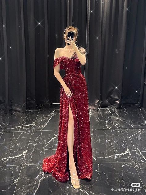 Elegant Red Dress Glamour, Sparkly Dresses Prom, Debut Dress, Red Sparkly Dress, Minimal Stil, Debut Dresses, Prom Dresses Sparkly, Custom Prom Dress, Sequin Prom Dress