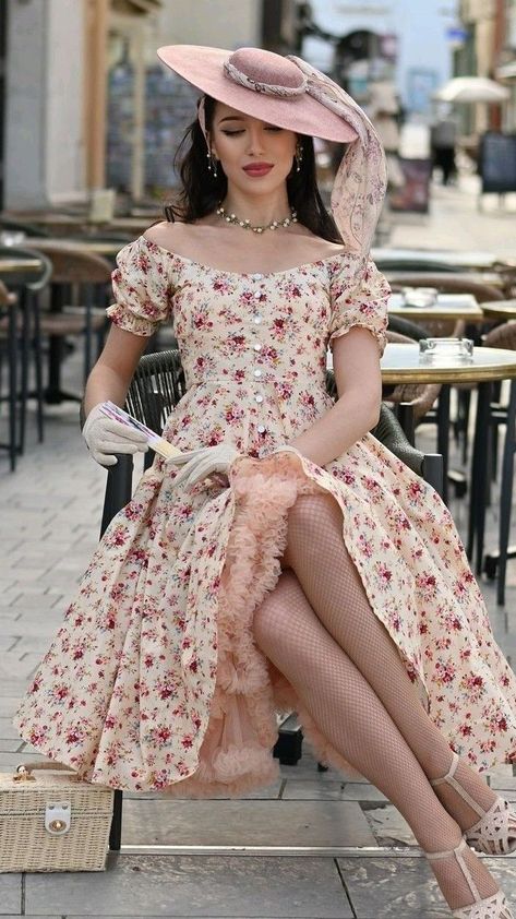 Retro Glamor Outfit, 40s Party Dress, Outfits For High Tea, 40s Aesthetic Fashion, Vintage Winter Outfits 50s, High Tea Attire, Dress For Tea Party, High Tea Outfits For Women, Tea Party Dress To Impress