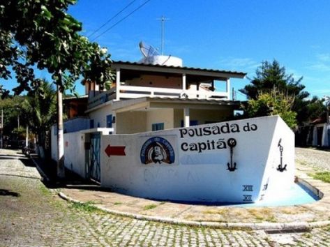 Top 10 Crazy Inland Ship & Boat Houses Unique Houses Exterior, Boat Bar, Fishing Shack, Lucca Italy, Hotel House, Build Your House, Unusual Buildings, 3d Printing Diy, Unusual Homes