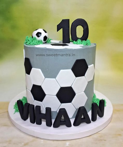 Football theme whipped cream cake for boys 10th birthday in Pune . . . #footballcake #footballcreamcake #football #10thbirthdaycake #customisedcakeforson #inpune #cakeforson #cakeforboys #whippedcreamcake #bestcakesinpune 🚗 Delivery in Pune, PCMC ☎️ Contact 7058714701 🎂 Customized Designer cakes since 2013! [footballcakepune, 10thbirthdaycakepune, footballthemecakepune, customcakeforsoninpune, customcakeforgirlsinpune, customcakeforboysinpune, kidsbirthdaycustomcakespune, cartoont... Birthday Cake For Boys 10th Birthday, 10th Birthday Cakes For Boys, Football Cakes For Boys, Boys 10th Birthday, Whipped Cream Cake, Cake Designs For Boy, Football Birthday Cake, Frozen Printables, Whipped Cream Cakes