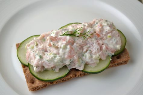 Smoked Salmon Spread 2 Smoked Salmon Spread, Salmon Spread, Salmon Dip, Smoked Salmon Dip, Horseradish Sauce, Small Snacks, Small Meals, Smoked Salmon, Fish And Seafood