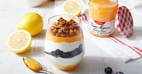 Lemon Curd Yogurt Parfaits - Bonne Maman Small Pies, Yogurt Treats, Pickled Fruit, Winter Fruits, Granola Parfait, Blueberry Yogurt, Yogurt Parfaits, Pudding Mousse, Quick Treats