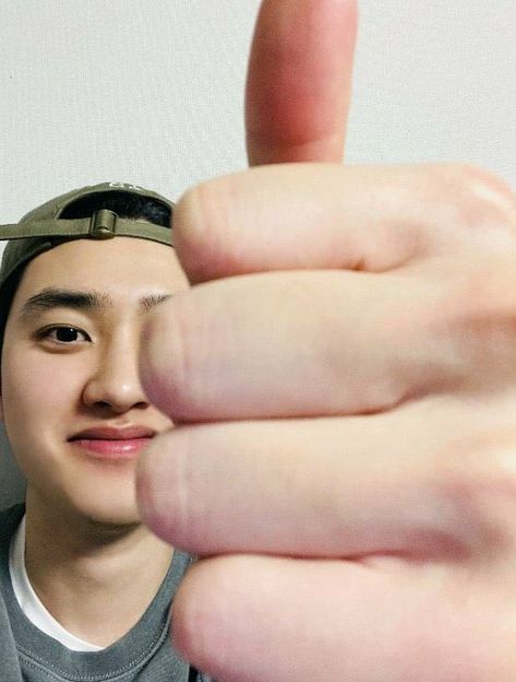 Welcome back Kyungsoo 🐧🐧🐧🐧🐧🐧 . . . . . . #exo #weareoneEXO #exol #kpop #kingsofkpop #exols #sehun #chanyeol #kyungsoo #xiumin #yixing #lay #baekhyun #suho #kai #chen #exokpopkings ##exomilitary #kyungsoodischarge Do Selca, Exo 12, 12 January, Exo Edits, Actors Funny, Exo Kyungsoo, Exo Ot9, Doh Kyungsoo, Exo Do