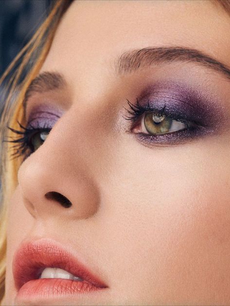 Eyeshadow Green Eyes, Violet Eyeshadow, Eyeshadow Green, Plum Eyeshadow, Hazel Eye Makeup, Lash Salon, Rave Makeup, Smink Inspiration, Makeup Model