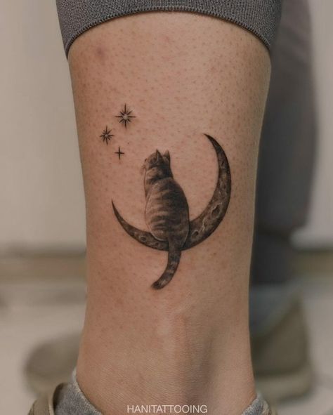 Cat Playing With Moon Tattoo, Moon With Cat Tattoo, Mainecoon Tattoo, Cat Space Tattoo, Cat Moon Tattoo, Silly Tattoo Ideas, Cat And Moon Tattoo, Cat Memorial Tattoo, Cat Tattoo Ideas