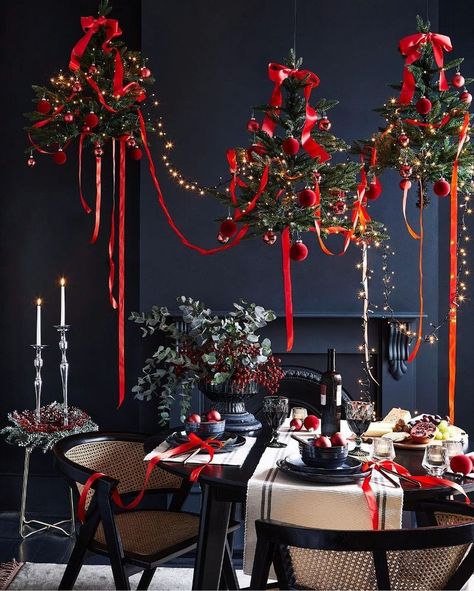 Interiors | Holiday Inspiration: A Black Christmas Victorian Winter Decor, Christmas Interiors, Christmas Yard, Christmas Tablescapes, Christmas Dining, Black Christmas, Magical Christmas, Holiday Inspiration, Christmas Deco