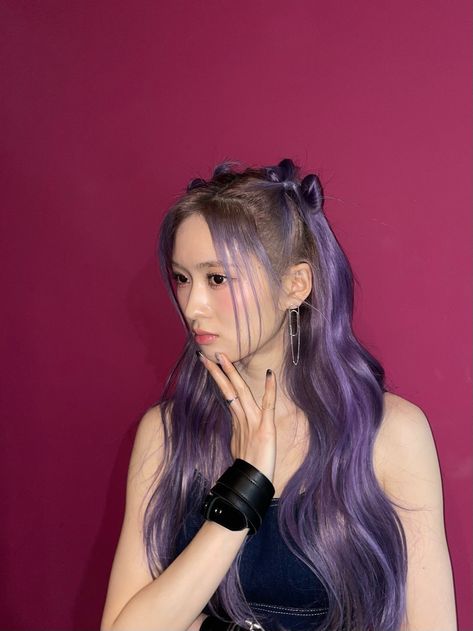 Kpop Hairstyles Girl, Hair Bow Hairstyle, Kpop Hairstyles, Kpop Hair Color, Purple Hair Bow, Purple Hair Bows, Hairstyles Girl, Girl Hair Colors, Kpop Hair