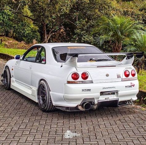 His And Hers Cars, Toyota Tercel 4wd, Nissan Skyline Gtr R33, Car Aesthetic Wallpaper, Snap Car, Inside The Car Aesthetic, Aesthetic Wallpaper 4k, Nissan R33, Car Aesthetic Interior