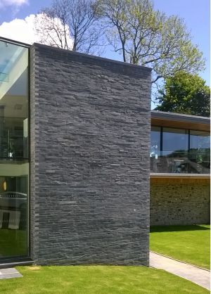 Stone Cladding Exterior, External Wall Cladding, Slate Cladding, Mountain Home Exterior, Exterior Wall Cladding, Design Tiles, Slate Wall, Wall Brick, Cladding Design