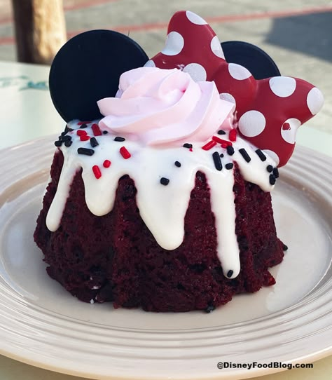 Magical Desserts, Minnie Mouse Cakes, Red Velvet Bundt, Disneyland Snacks, Red Velvet Bundt Cake, Disney Themed Food, Disney Sweets, Disney Foods, Minnie Mouse Red