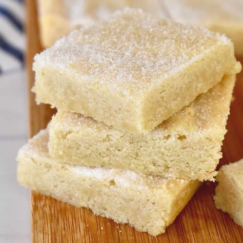 Shortbread Cookie Bars Recipes, Shortbread Bar Cookies, Square Pan Recipes, Short Bread Bars, Unleavened Recipes, Shortbread Cookie Bars, Shortbread Squares, Best Shortbread Cookie Recipe, Christmas Bars