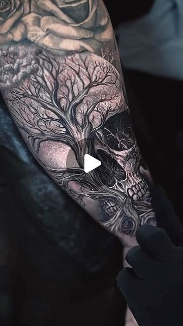 Skull Tree Tattoo, Majestic Tree, Studio Tattoo, New Tattoo, A Skull, Tree Tattoo, Tattoo Studio, New Tattoos, Realism