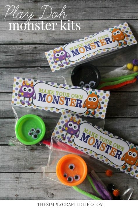 These adorable little Halloween Play Doh Monster Kits are the perfect treat for the classroom this October - or make them up as favors for a Monster Birthday Party! Halloween Playdoh, Halloween Classroom Treats, Play Dough Gift, Play Doh Kits, Playdough Party, Make Your Own Monster, Monster Birthday Party, Monster Crafts, Halloween Treats For Kids